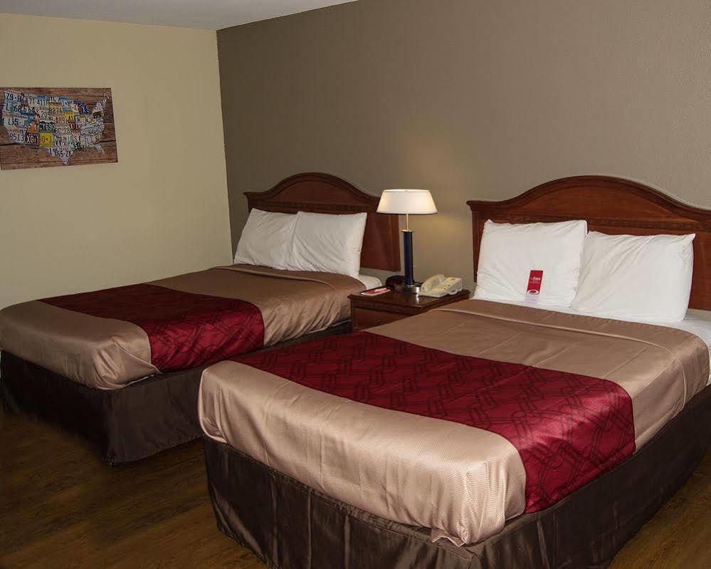 Econo Lodge Willowbrook Buitenkant foto